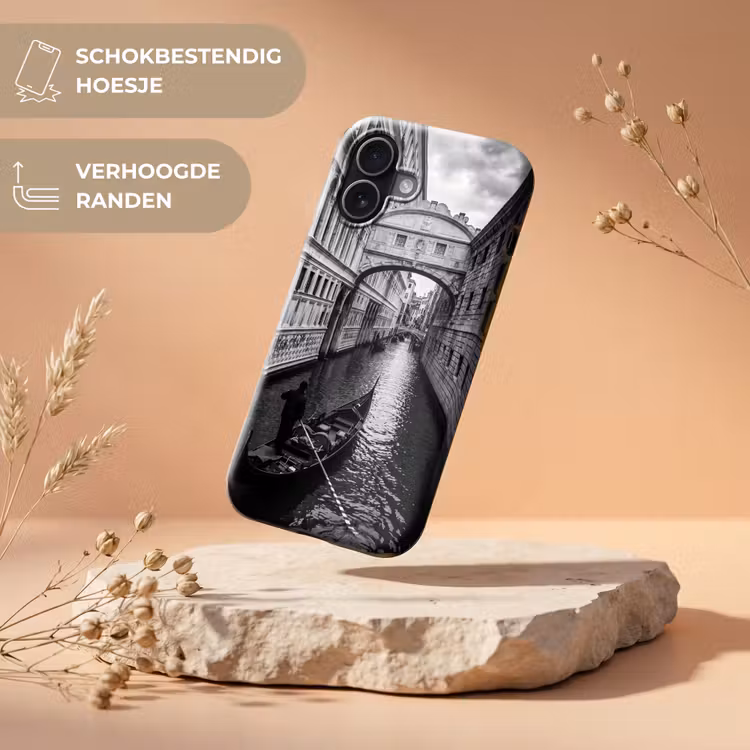 Boot - Waterweg - Stad - Zwart-wit - Architectuur Toughcase MagSafe Apple iPhone 17 klein -USP_RandenV_NL