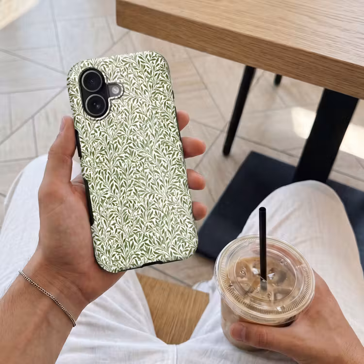Botanisch - Takken - Groen Toughcase MagSafe Apple iPhone 17 klein 1017 -Sfeer1M