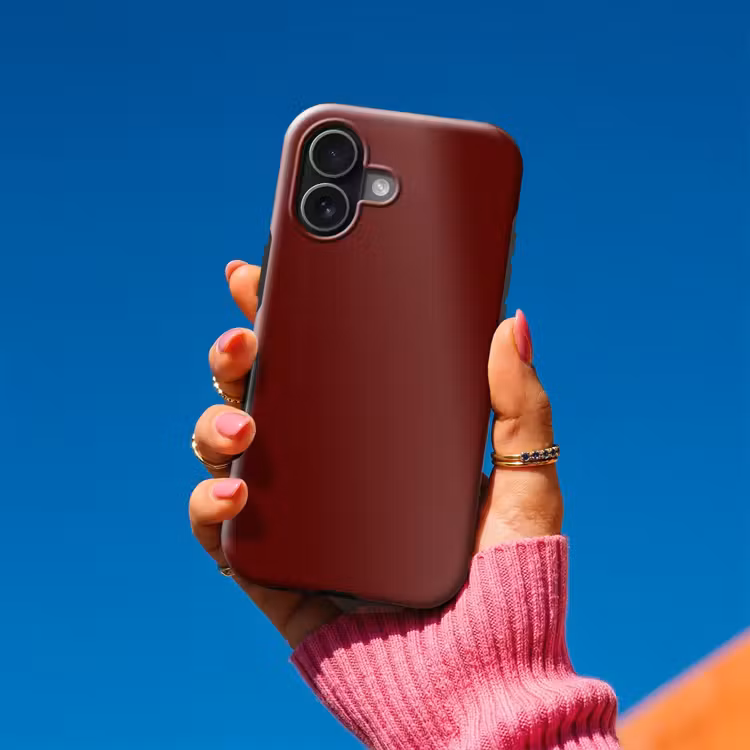 Burnt - Mahogany - Rood Toughcase MagSafe Apple iPhone 17 klein 1017 -Sfeer1V