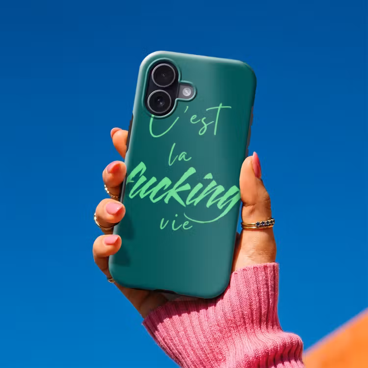 c'est la fucking vie - Groen - Handgeschreven Toughcase MagSafe Apple iPhone 17 klein -Sfeer1V