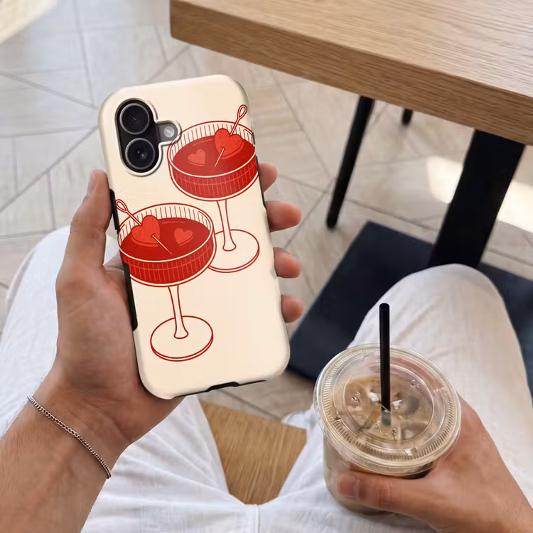 Cocktail - Hartjes - Liefde - Illustratie - Rood Toughcase MagSafe Apple iPhone 17 klein -Sfeer1M