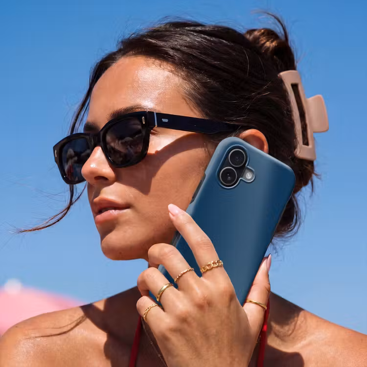 Deep - Ocean - Blauw Toughcase MagSafe Apple iPhone 17 klein 1017 -Sfeer2V