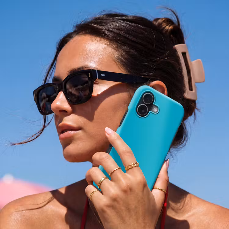 Deep - Turquoise - Turkoois Toughcase MagSafe Apple iPhone 17 klein 1017 -Sfeer2V
