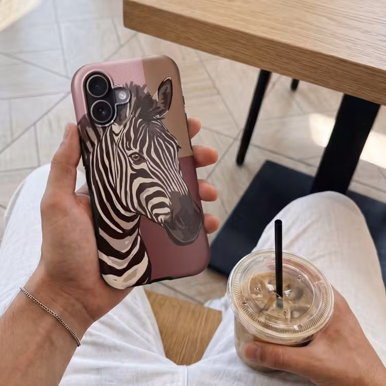 Dieren - Zebrahoofd - Wildlife - Modern - Bruin Toughcase MagSafe Apple iPhone 17 klein -Sfeer1M