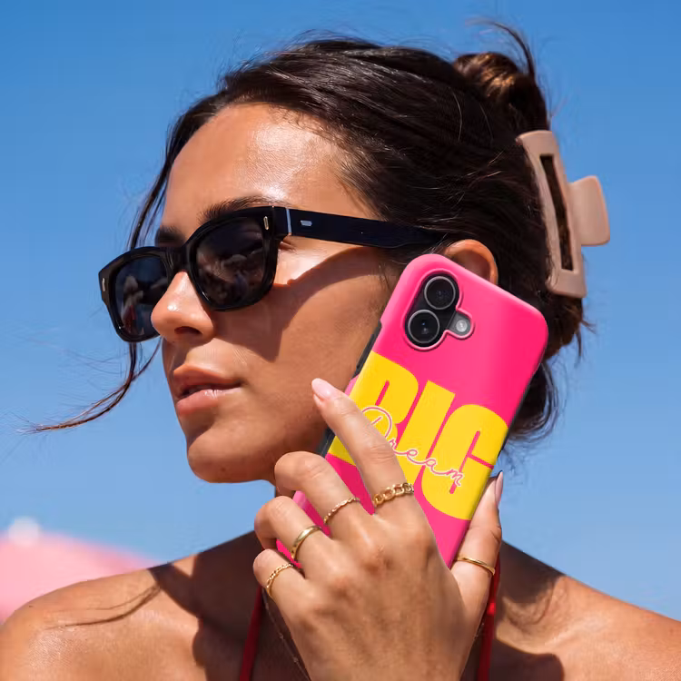 Dream big - Roze - Geel - Minimalistisch Toughcase MagSafe Apple iPhone 17 klein -Sfeer2V
