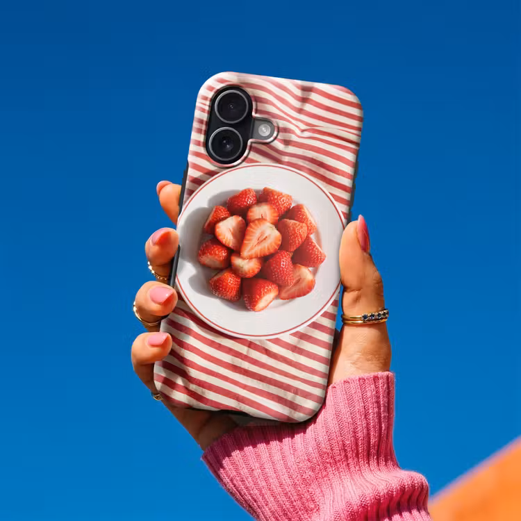 Eten - Aardbeien - Fruit - Zomer - Rood Toughcase MagSafe Apple iPhone 17 klein -Sfeer1V