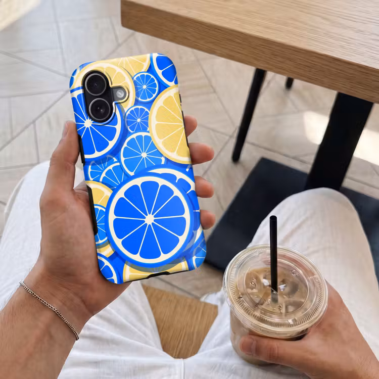 Fruit - Schijven - Patroon - Modern - Blauw - Geel Toughcase MagSafe Apple iPhone 17 klein -Sfeer1M