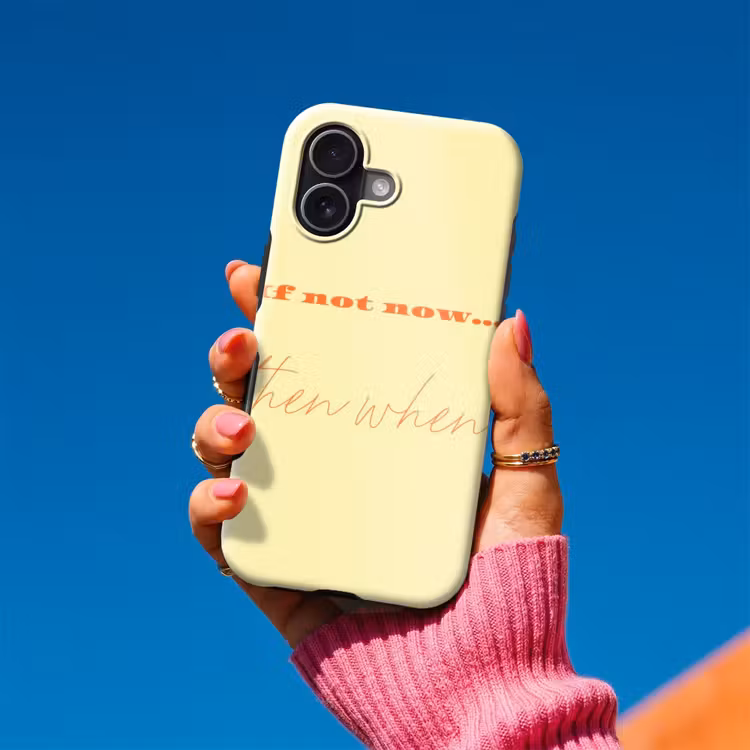 Geel - Oranje - if not now then when Toughcase MagSafe Apple iPhone 17 klein -Sfeer1V