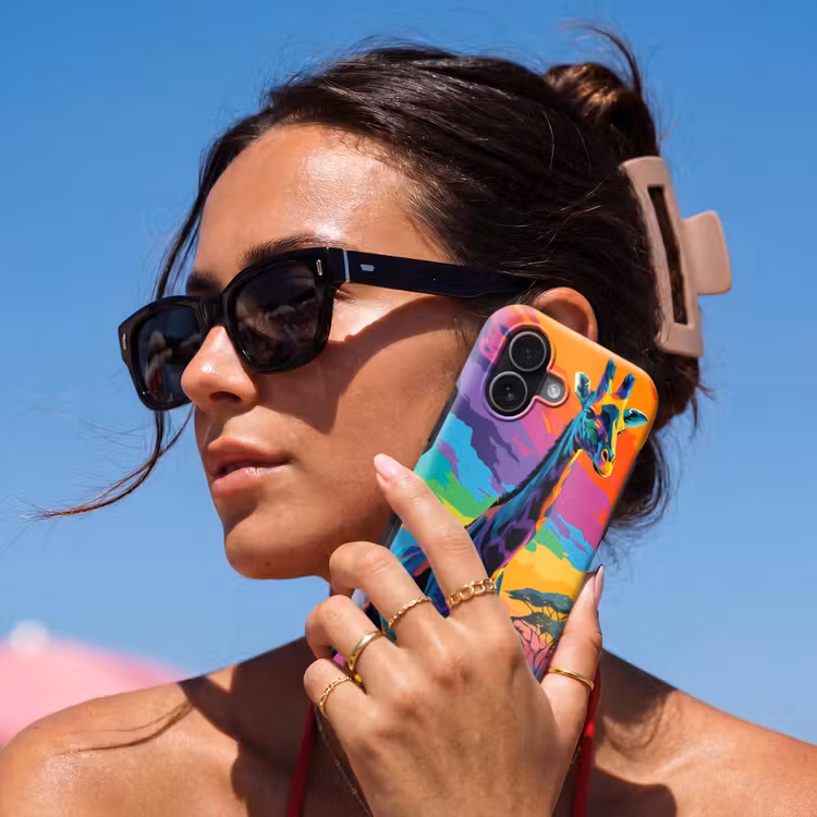 Giraffe - Savanna - Lucht - Gekleurd Toughcase MagSafe Apple iPhone 17 klein -Sfeer2V