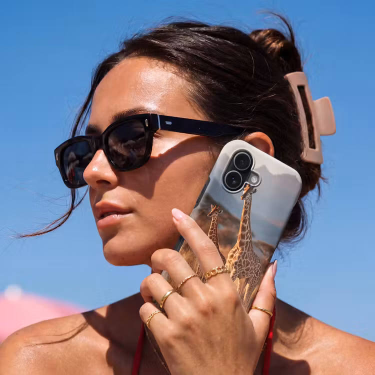 Giraffen - Hoog gras - Acaciabomen Toughcase MagSafe Apple iPhone 17 klein -Sfeer2V
