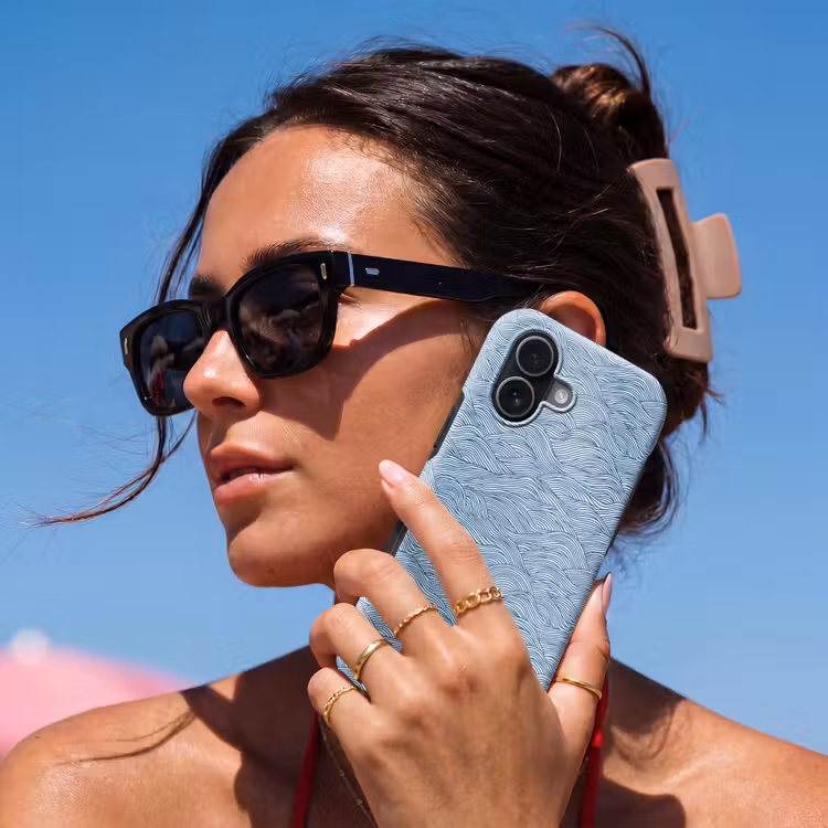Golven - Ritmisch - Blauw Toughcase MagSafe Apple iPhone 17 klein 1017 -Sfeer2V
