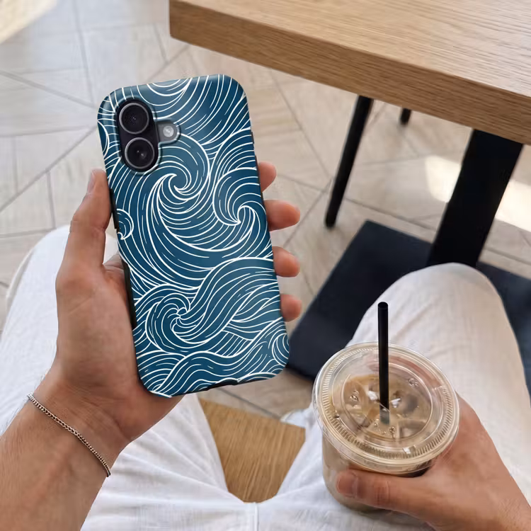 Golven - Spiraal - Water - Abstract - Blauw Toughcase MagSafe Apple iPhone 17 klein -Sfeer1M