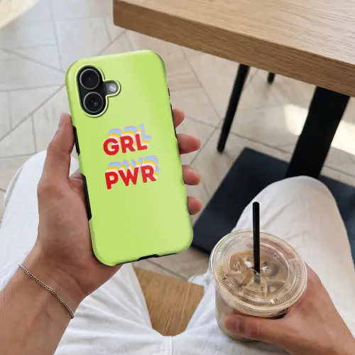 Grl pwr - Groen - Rood - 3D Toughcase MagSafe Apple iPhone 17 klein -Sfeer1M