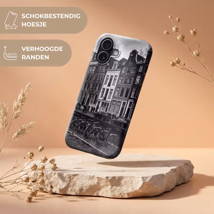 Huis - Gracht - Amsterdam - Architectuur - Zwart-wit Toughcase MagSafe Apple iPhone 17 klein -USP_RandenV_NL