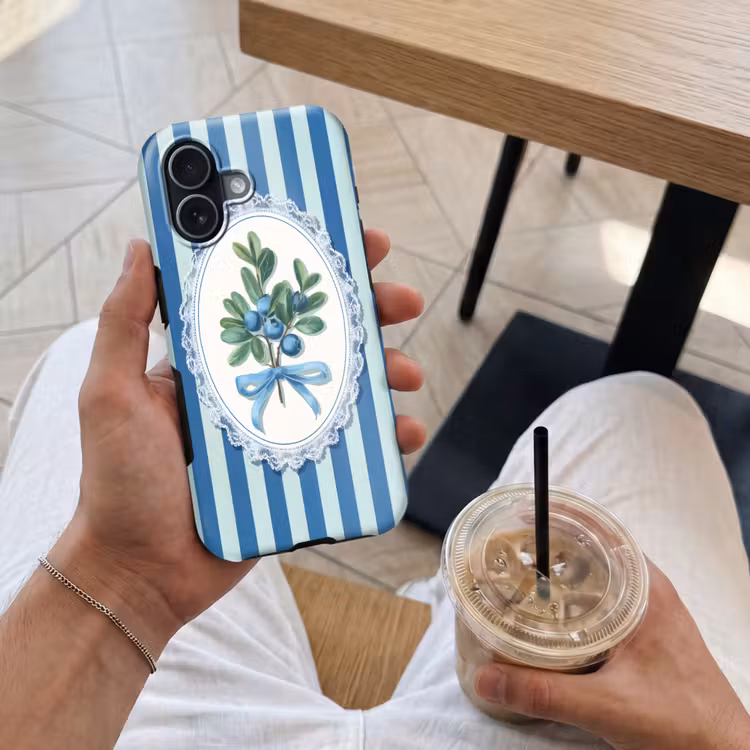 Illustratie - Bessen - Blauw - Strepen Toughcase MagSafe Apple iPhone 17 klein -Sfeer1M