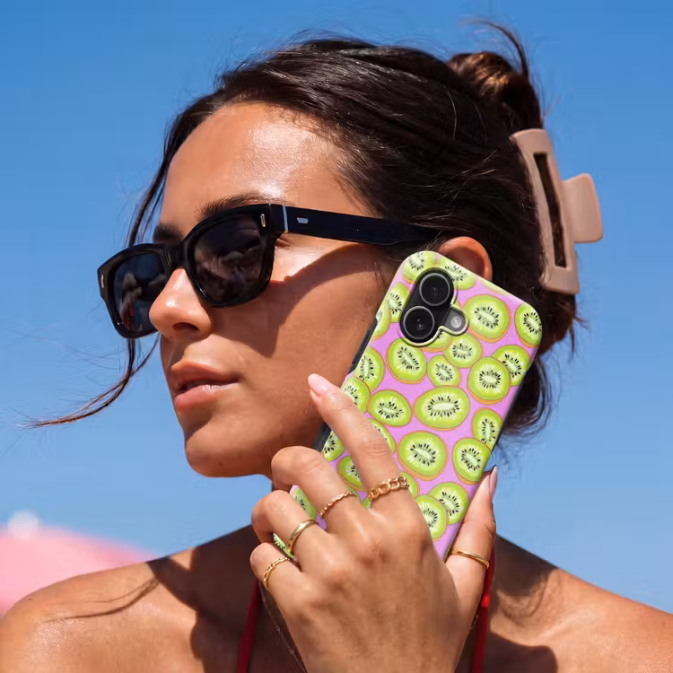 Kiwi - Speels - Groen Toughcase MagSafe Apple iPhone 17 klein 1017 -Sfeer2V