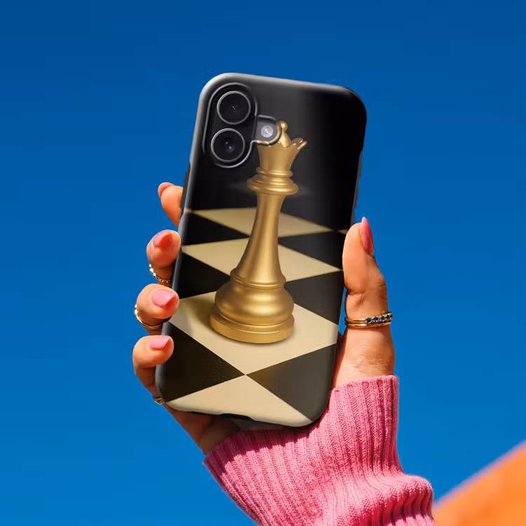 Koningin - Schaakstuk - Geblokt - Goud Toughcase MagSafe Apple iPhone 17 klein -Sfeer1V