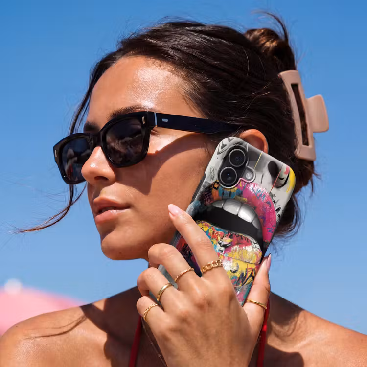 Lippen - Graffiti - Expressief Toughcase MagSafe Apple iPhone 17 klein -Sfeer2V