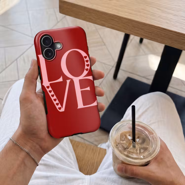 Love - Rood - Hatjes Toughcase MagSafe Apple iPhone 17 klein -Sfeer1M