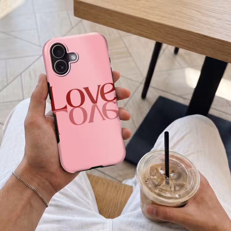 Love - Roze - Spiegeling Toughcase MagSafe Apple iPhone 17 klein -Sfeer1M