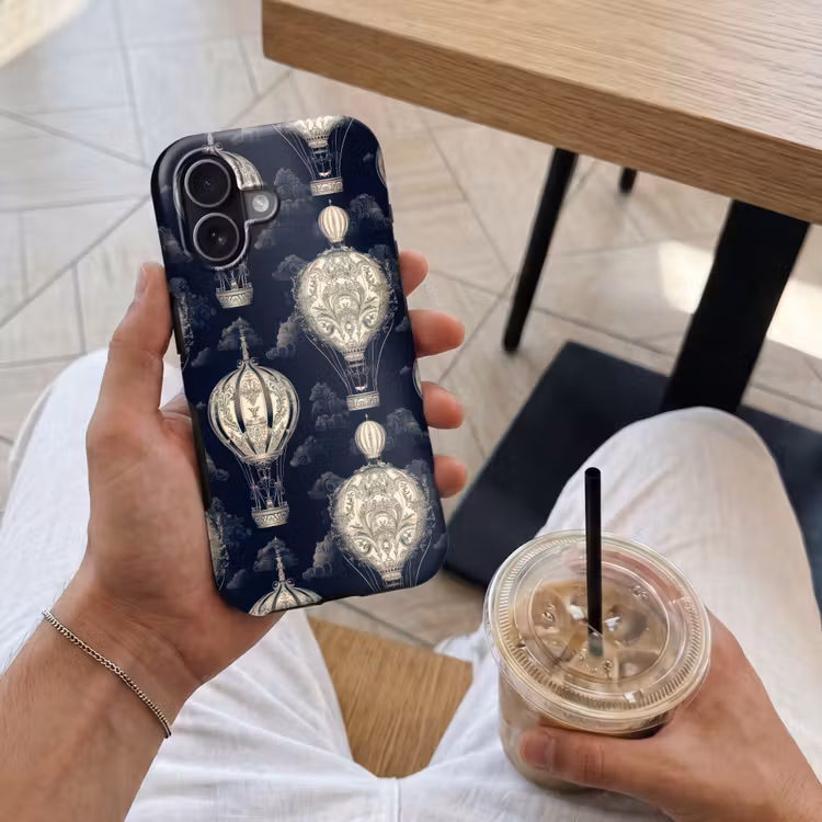 Luchtballonnen - Wolken - Patroon - Donkerblauw Toughcase MagSafe Apple iPhone 17 klein 1017 -Sfeer1M
