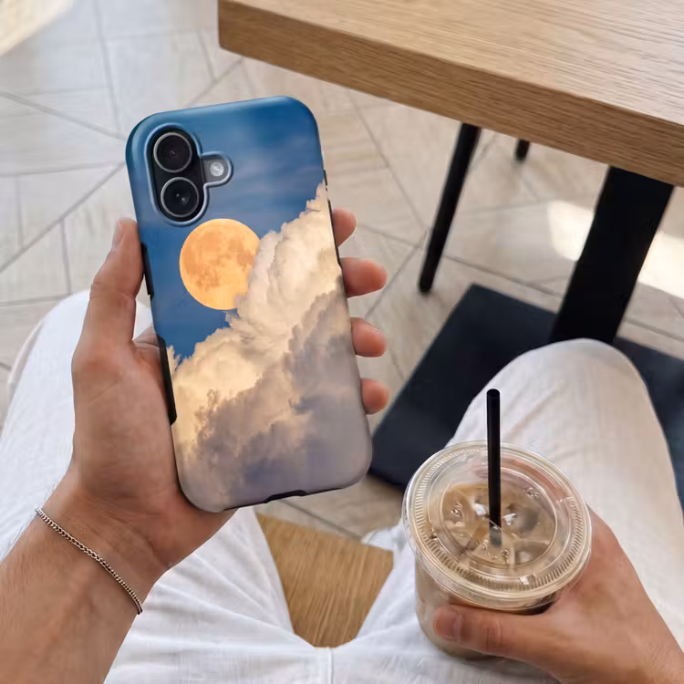 Maan - Wolken - Natuur - Oranje Toughcase MagSafe Apple iPhone 17 klein -Sfeer1M