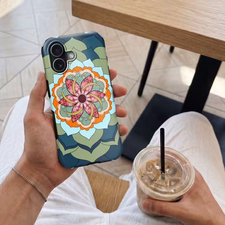 Mandala - Geometrisch - Kunst - Decoratief - Kleurrijk Toughcase MagSafe Apple iPhone 17 klein -Sfeer1M