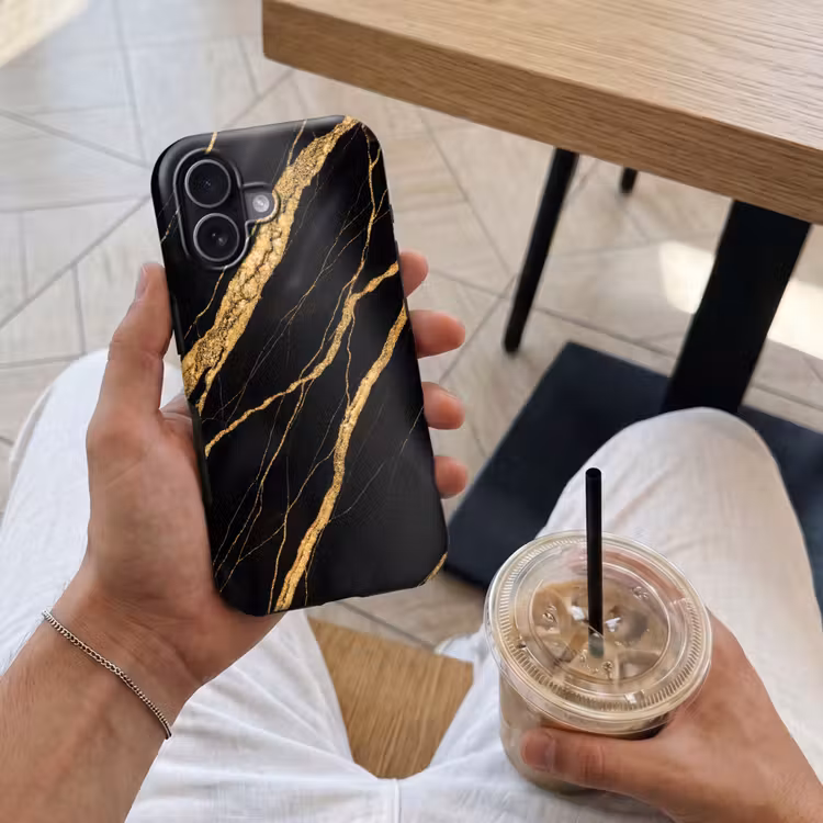 Marmer - Goud - Textuur - Abstract - Zwart Toughcase MagSafe Apple iPhone 17 klein -Sfeer1M