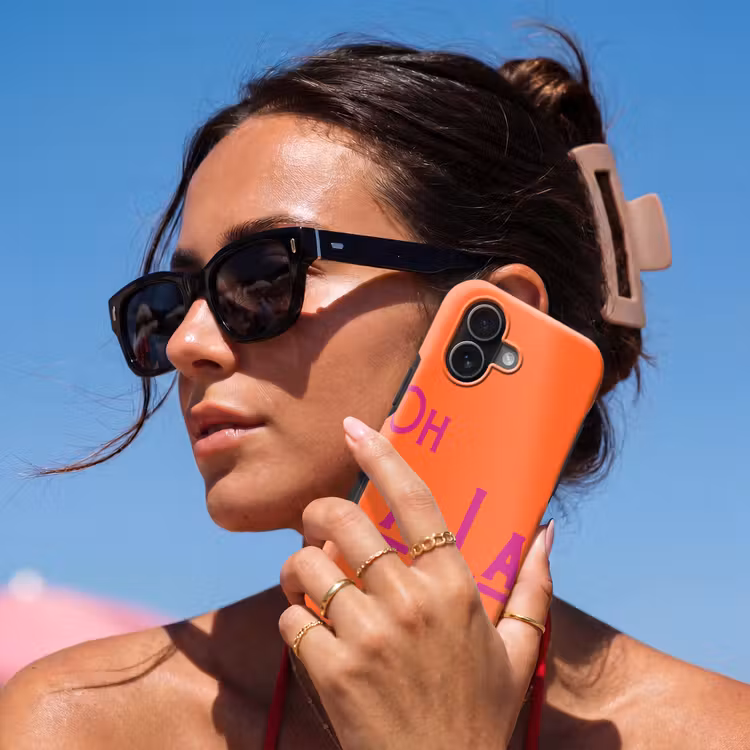 Oh la la - Oranje - Roze - Scheeflettertype Toughcase MagSafe Apple iPhone 17 klein -Sfeer2V