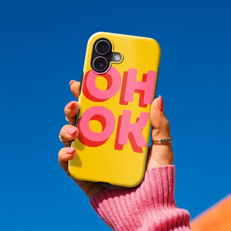 Oh ok - 3D - Geel - Roze Toughcase MagSafe Apple iPhone 17 klein -Sfeer1V