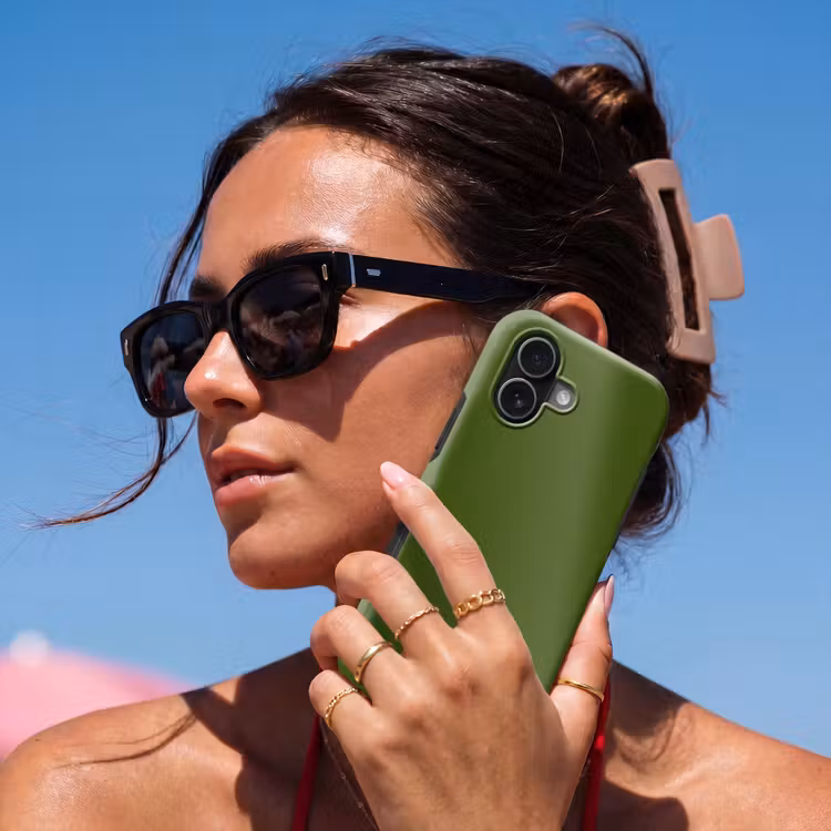 Olive - Drab - Groen Toughcase MagSafe Apple iPhone 17 klein 1017 -Sfeer2V