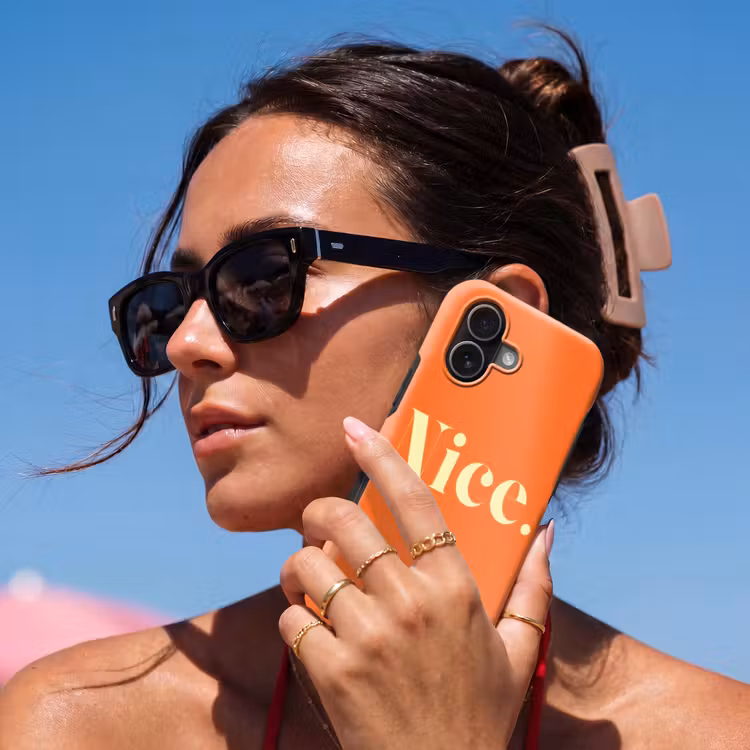 Oranje - Gebroken wit - Nice Toughcase MagSafe Apple iPhone 17 klein -Sfeer2V