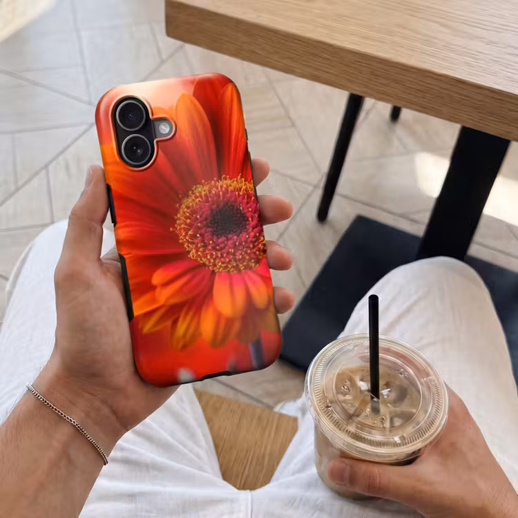 Oranje - Gerbera - Intens Toughcase MagSafe Apple iPhone 17 klein -Sfeer1M