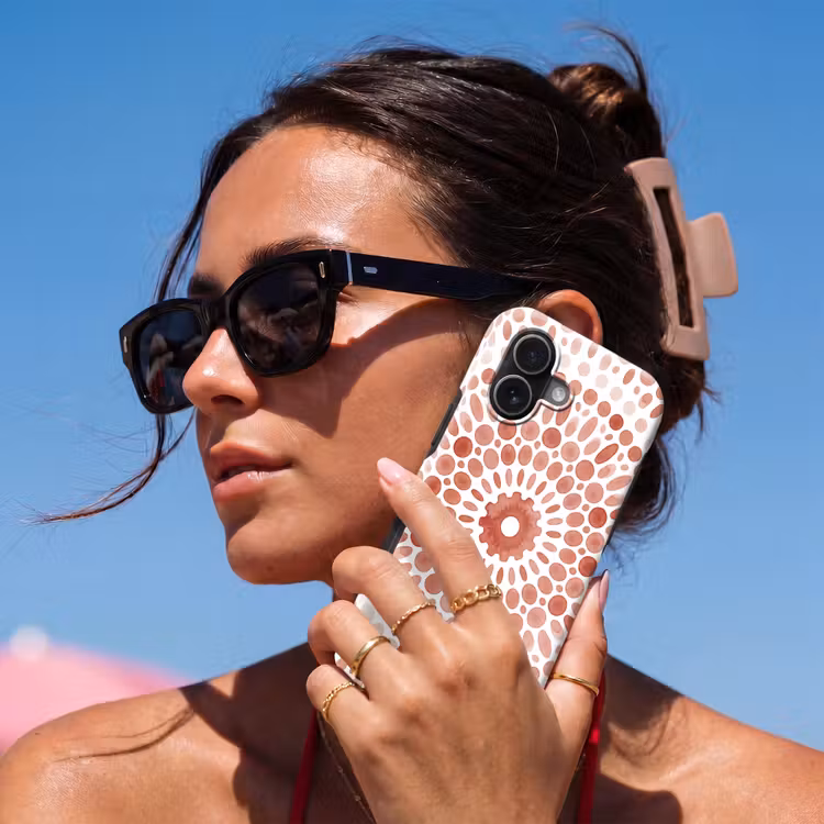 Patroon - Cirkels - Abstract - Modern - Rood Toughcase MagSafe Apple iPhone 17 klein -Sfeer2V