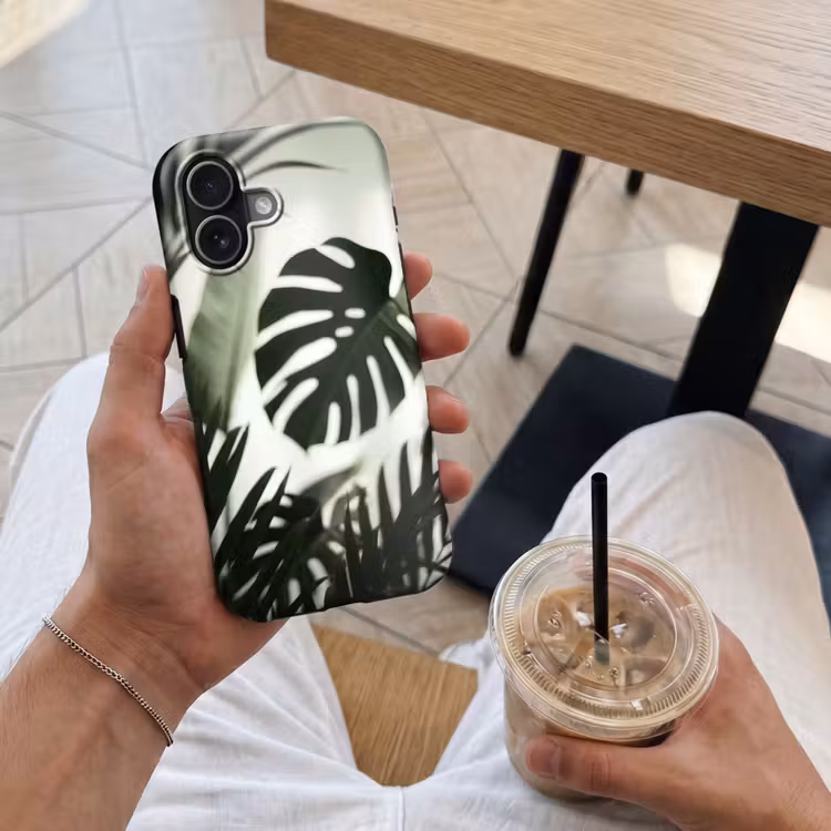 Planten - Bladeren - Natuur - Minimalistisch - Groen Toughcase MagSafe Apple iPhone 17 klein -Sfeer1M