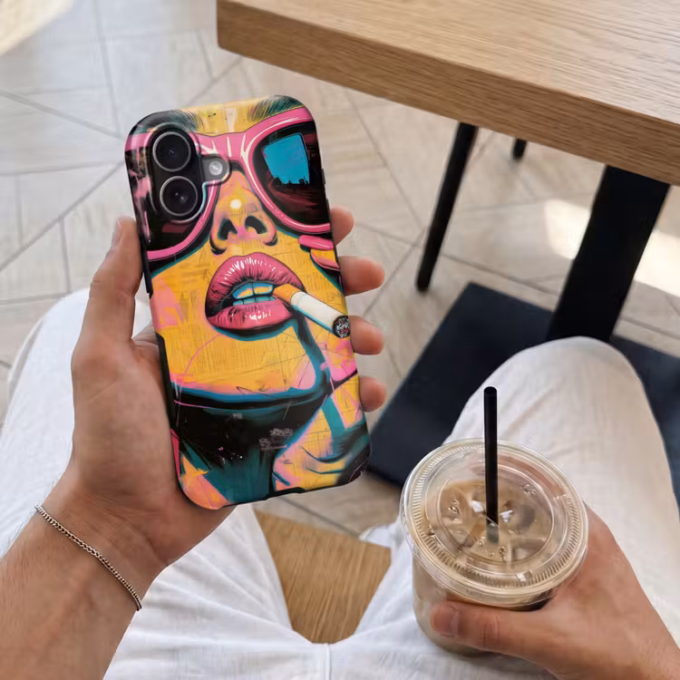 Portret - Vrouw - Abstract - Zonnebril Toughcase MagSafe Apple iPhone 17 klein -Sfeer1M