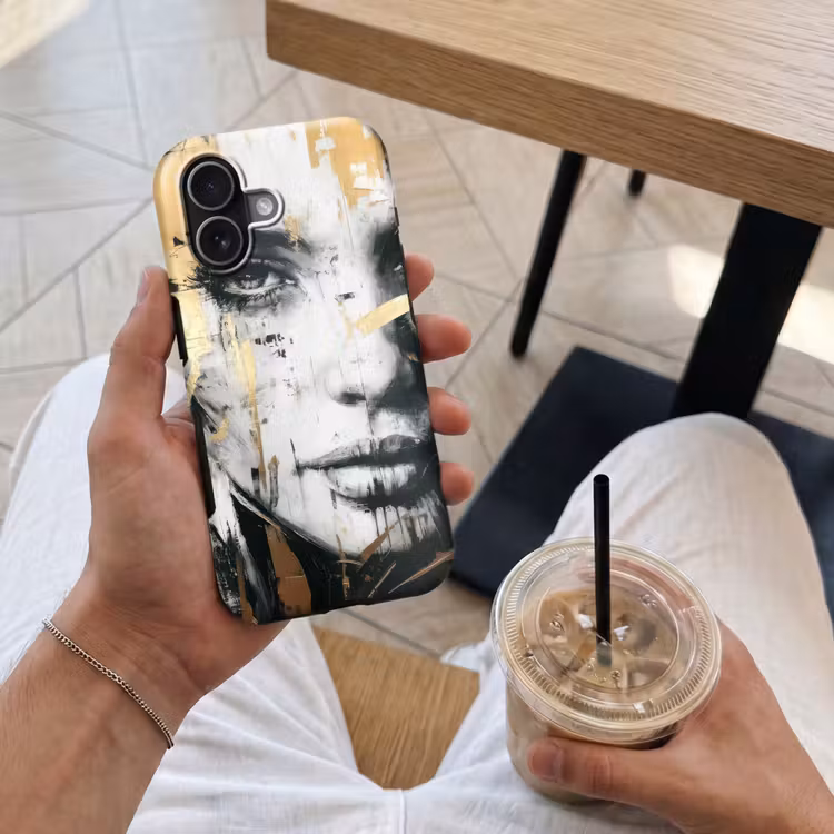 Portret - Vrouw - Penseelstreken - Goud Toughcase MagSafe Apple iPhone 17 klein -Sfeer1M
