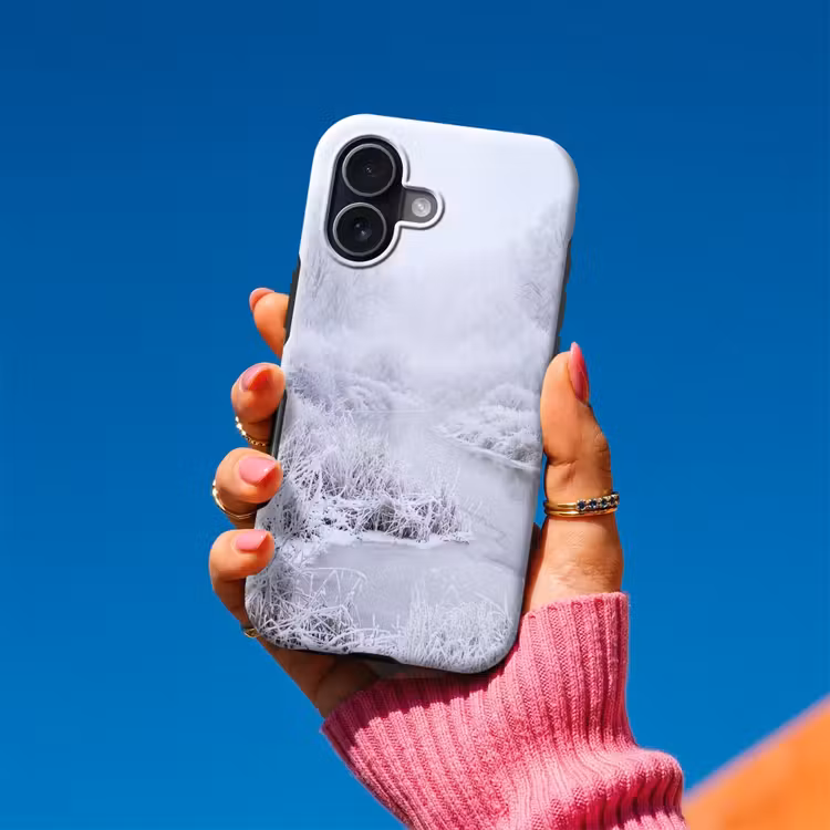 Rivier - Sneeuw - Bos - Winter - Schilderachtig Toughcase MagSafe Apple iPhone 17 klein -Sfeer1V