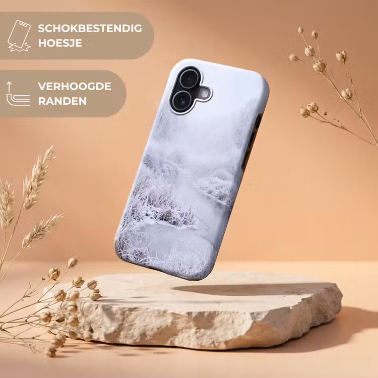 Rivier - Sneeuw - Bos - Winter - Schilderachtig Toughcase MagSafe Apple iPhone 17 klein -USP_RandenV_NL