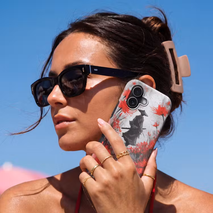 Rode bloemen - mistig - Man Toughcase MagSafe Apple iPhone 17 klein -Sfeer2V