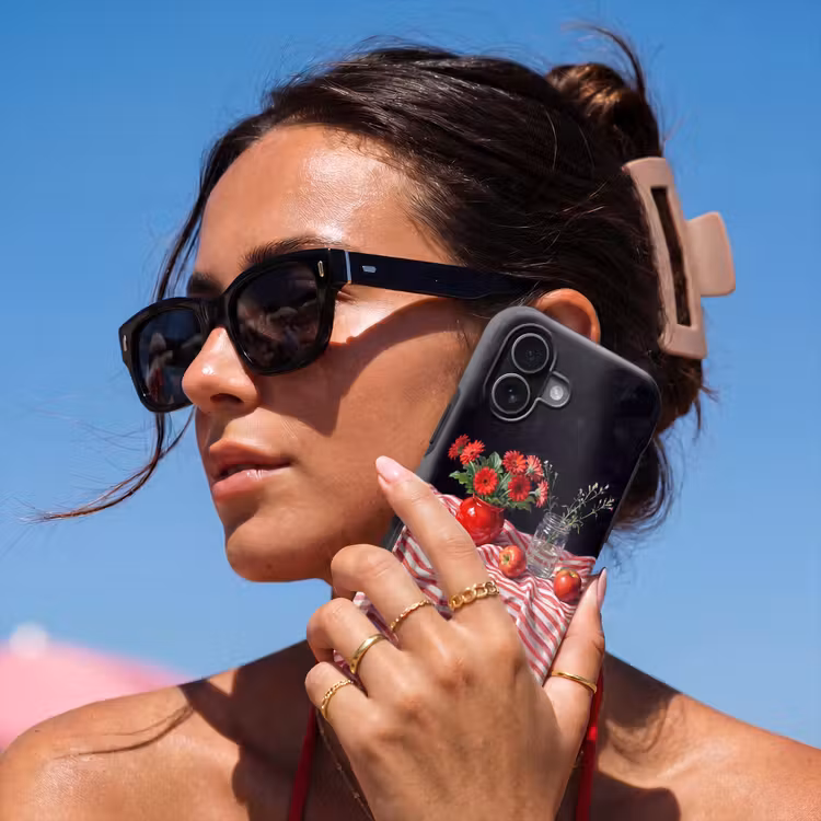 Telefoonhoesje Toughcase - Rode bloemen - Vaas - Rode bloemen - Vaas Toughcase MagSafe Apple iPhone 17 klein