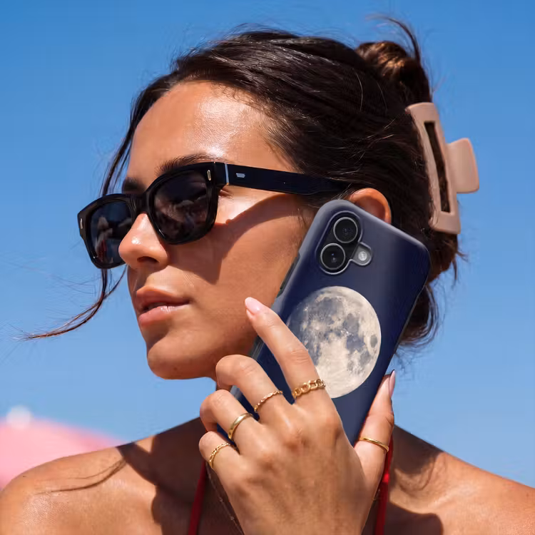 Ruimte - Maan - Kosmos Toughcase MagSafe Apple iPhone 17 klein -Sfeer2V