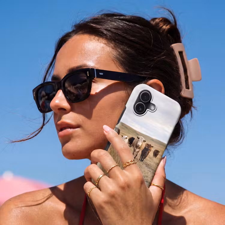 Runderen - Kudde - Landschap - Weide - Rustig Toughcase MagSafe Apple iPhone 17 klein -Sfeer2V