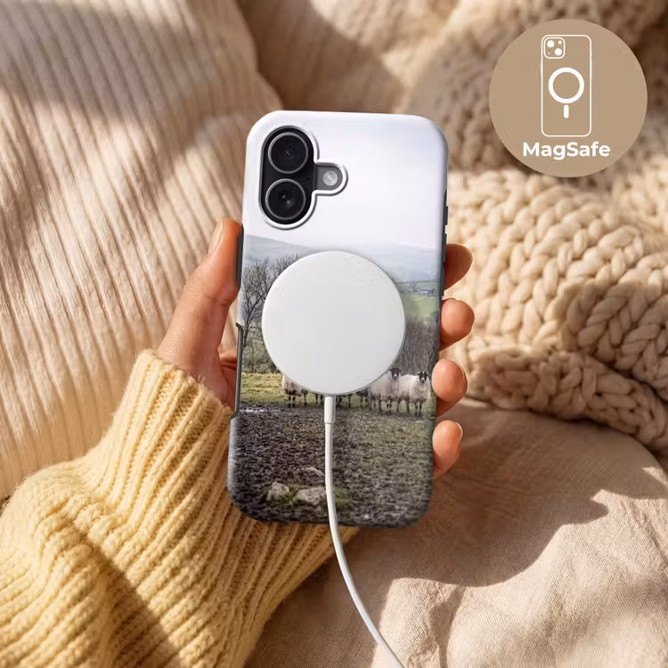 Schapen - Rij - Weide - Dieren - Platteland Toughcase MagSafe Apple iPhone 17 klein -USP_MagsafeV