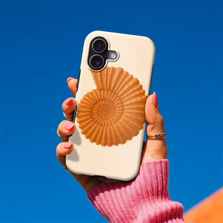 Schelp - Oranje - Ribbels Toughcase MagSafe Apple iPhone 17 klein -Sfeer1V