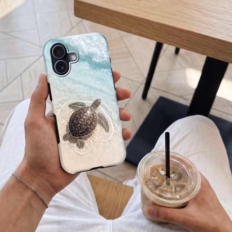 Schildpad - Helder water - Strand - Dieren - Natuur Toughcase MagSafe Apple iPhone 17 klein -Sfeer1M