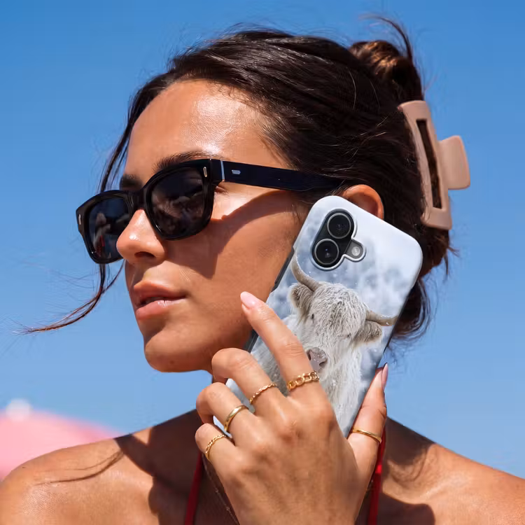 Schotse Hooglander - Sneeuw - Bergen - Winter Toughcase MagSafe Apple iPhone 17 klein -Sfeer2V