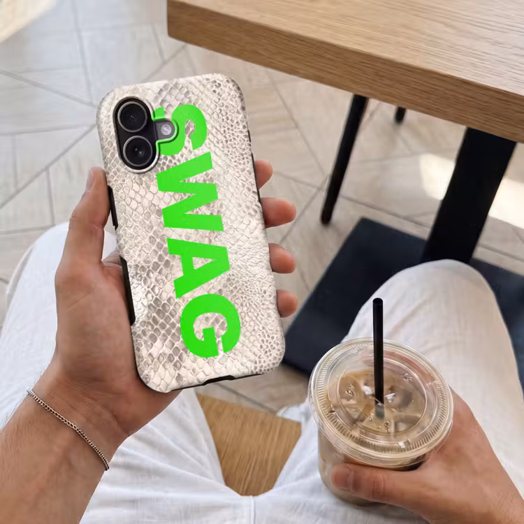 Slangenprint - SWAG - Neon - Groen Toughcase MagSafe Apple iPhone 17 klein -Sfeer1M