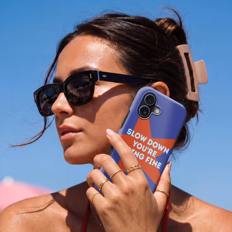 Slow down you're doing fine - Ster - Blauw Toughcase MagSafe Apple iPhone 17 klein -Sfeer2V