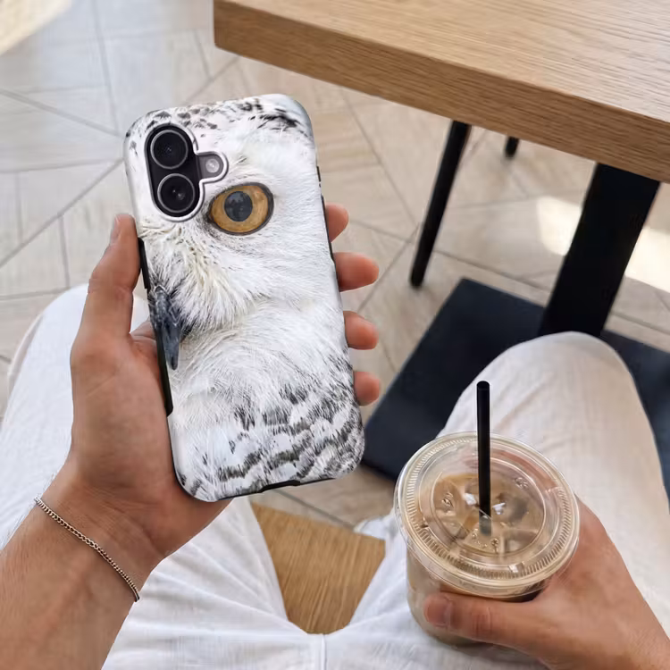 Sneeuwuil - Oog - Wildlife - Wit Toughcase MagSafe Apple iPhone 17 klein -Sfeer1M